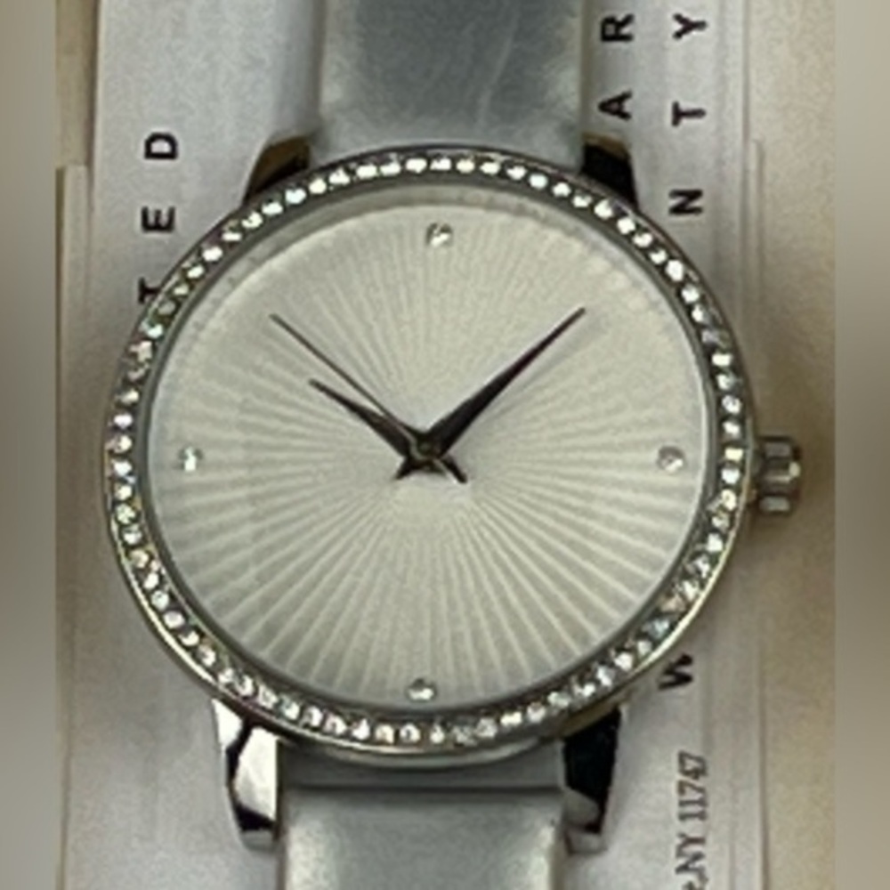 Manhattan - ’Silver’ Sparkle Watch. NWT